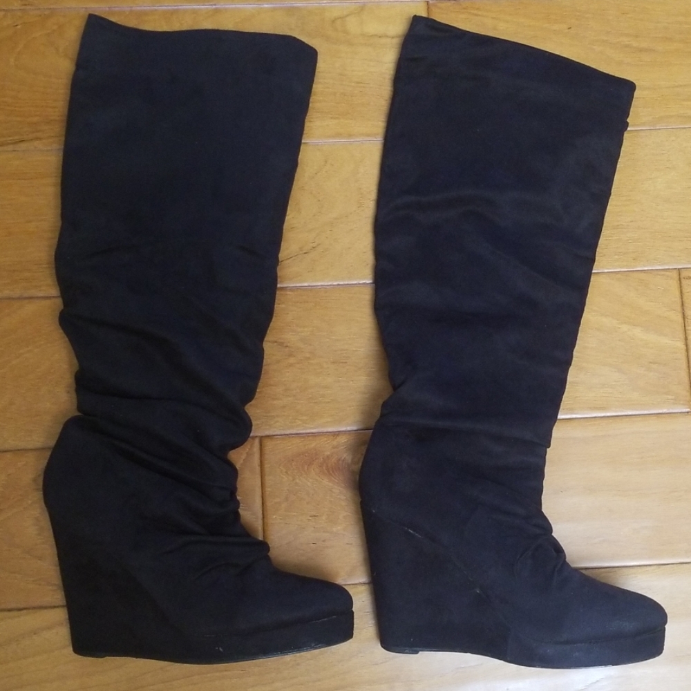 Women's wedged boot